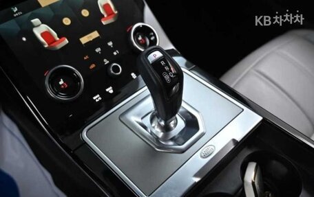 Land Rover Range Rover Evoque II, 2022 год, 3 895 000 рублей, 16 фотография