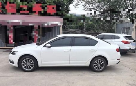 Skoda Octavia, 2021 год, 1 279 000 рублей, 4 фотография