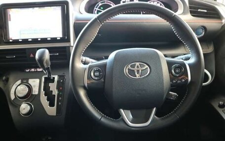 Toyota Sienta II, 2022 год, 1 317 000 рублей, 8 фотография
