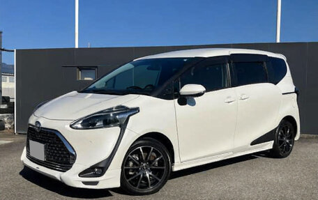 Toyota Sienta II, 2021 год, 1 090 000 рублей, 1 фотография
