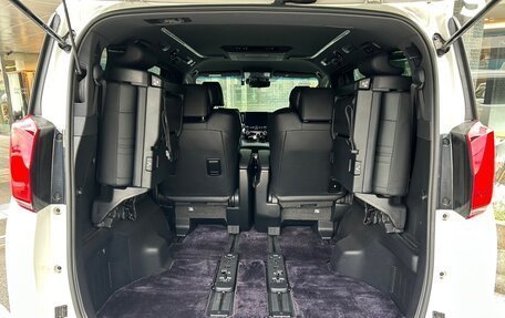 Toyota Alphard III, 2022 год, 3 470 000 рублей, 5 фотография