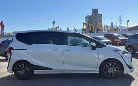 Toyota Sienta II, 2021 год, 1 090 000 рублей, 3 фотография