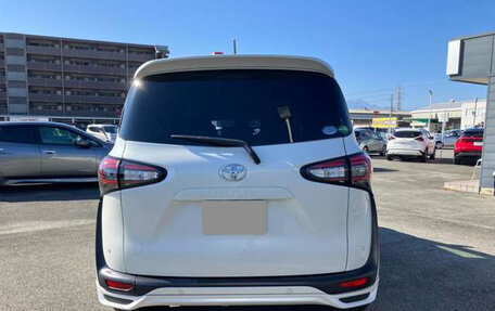 Toyota Sienta II, 2021 год, 1 090 000 рублей, 4 фотография