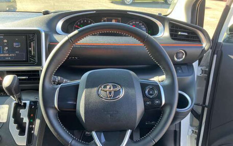 Toyota Sienta II, 2021 год, 1 090 000 рублей, 9 фотография