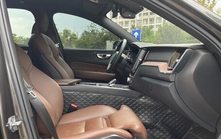 Volvo XC60 II, 2022 год, 2 800 300 рублей, 10 фотография