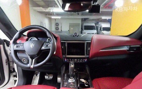 Maserati Levante I, 2022 год, 5 236 000 рублей, 7 фотография