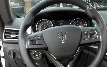 Maserati Ghibli, 2022 год, 5 100 000 рублей, 8 фотография