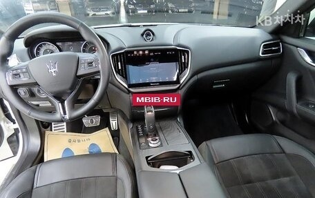 Maserati Ghibli, 2022 год, 5 100 000 рублей, 7 фотография
