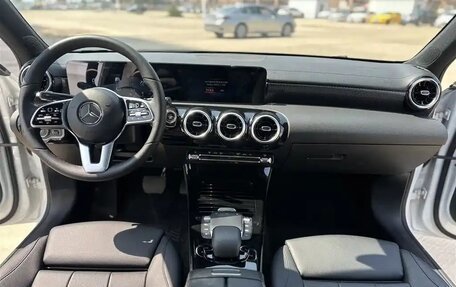 Mercedes-Benz A-Класс, 2021 год, 2 154 000 рублей, 6 фотография