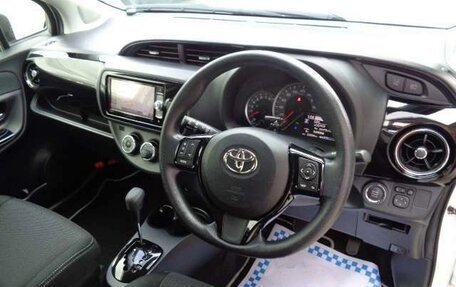 Toyota Vitz, 2020 год, 947 000 рублей, 10 фотография