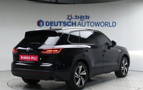 Volkswagen Touareg III, 2021 год, 4 394 000 рублей, 2 фотография
