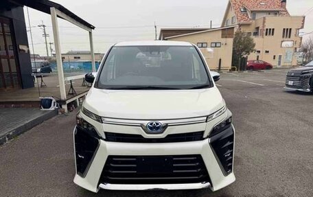 Toyota Voxy III, 2021 год, 1 896 000 рублей, 6 фотография