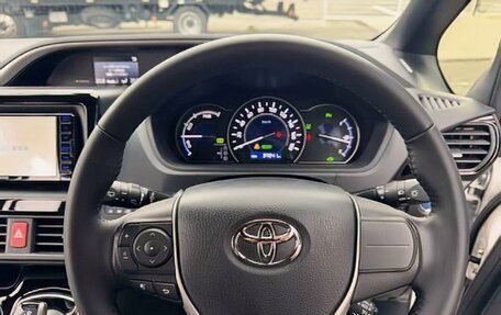 Toyota Voxy III, 2021 год, 1 896 000 рублей, 8 фотография