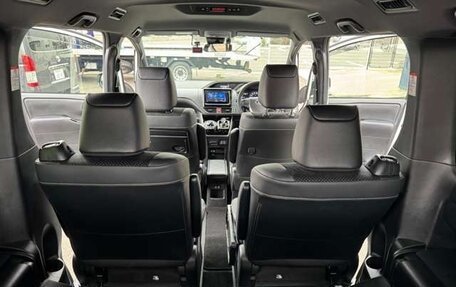 Toyota Voxy III, 2021 год, 1 896 000 рублей, 14 фотография