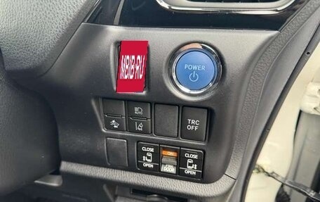 Toyota Voxy III, 2021 год, 1 896 000 рублей, 12 фотография