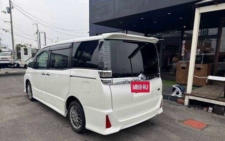 Toyota Voxy III, 2021 год, 1 896 000 рублей, 4 фотография