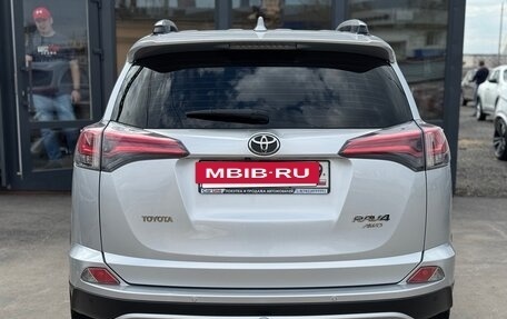 Toyota RAV4, 2015 год, 2 090 000 рублей, 5 фотография