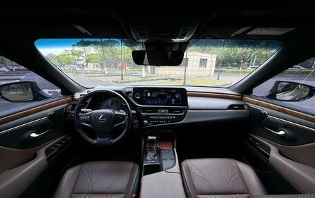 Lexus ES VII, 2022 год, 2 790 100 рублей, 12 фотография