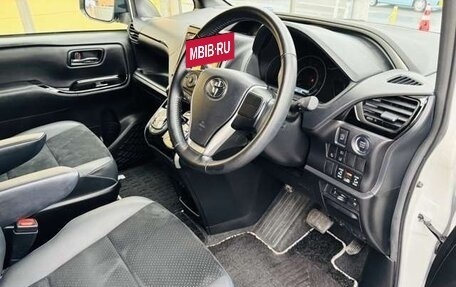 Toyota Voxy III, 2021 год, 1 994 000 рублей, 8 фотография