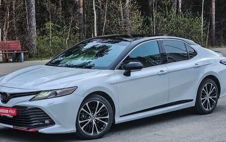 Toyota Camry, 2020 год, 3 270 000 рублей, 2 фотография