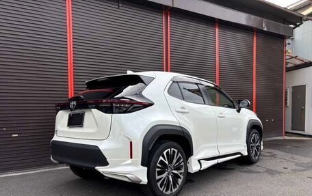 Toyota Yaris Cross, 2022 год, 1 298 000 рублей, 5 фотография