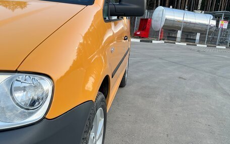 Volkswagen Caddy III рестайлинг, 2005 год, 900 000 рублей, 24 фотография