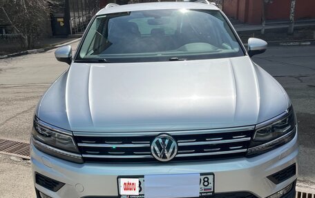 Volkswagen Tiguan II, 2018 год, 3 000 000 рублей, 3 фотография