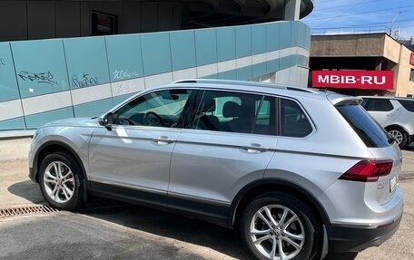 Volkswagen Tiguan II, 2018 год, 3 000 000 рублей, 2 фотография