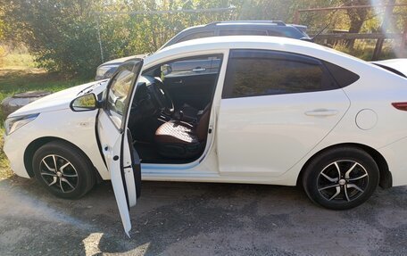 Hyundai Solaris II рестайлинг, 2017 год, 1 030 000 рублей, 11 фотография