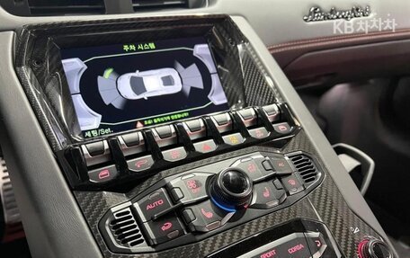 Lamborghini Aventador I рестайлинг, 2019 год, 32 000 000 рублей, 10 фотография