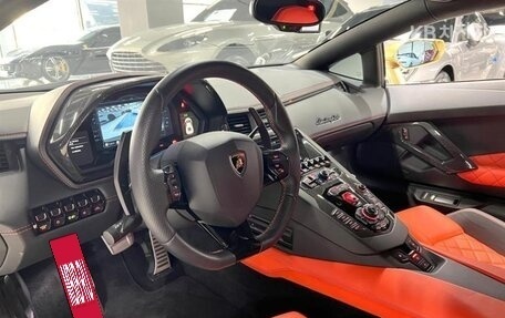 Lamborghini Aventador I рестайлинг, 2019 год, 32 000 000 рублей, 5 фотография