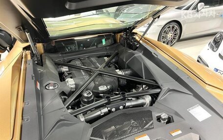Lamborghini Aventador I рестайлинг, 2019 год, 32 000 000 рублей, 15 фотография