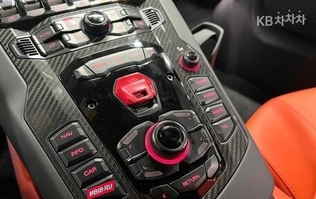 Lamborghini Aventador I рестайлинг, 2019 год, 32 000 000 рублей, 11 фотография