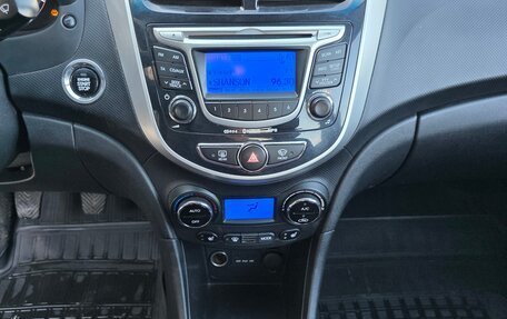 Hyundai Solaris II рестайлинг, 2012 год, 635 000 рублей, 14 фотография