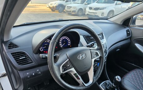Hyundai Solaris II рестайлинг, 2012 год, 635 000 рублей, 16 фотография