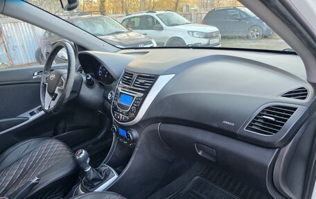 Hyundai Solaris II рестайлинг, 2012 год, 635 000 рублей, 21 фотография