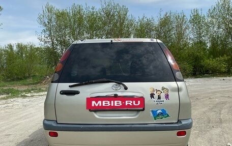 Toyota Raum I, 1998 год, 350 000 рублей, 2 фотография