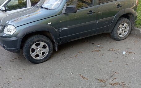 Chevrolet Niva I рестайлинг, 2011 год, 780 000 рублей, 3 фотография