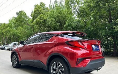 Toyota C-HR I рестайлинг, 2021 год, 1 850 000 рублей, 2 фотография
