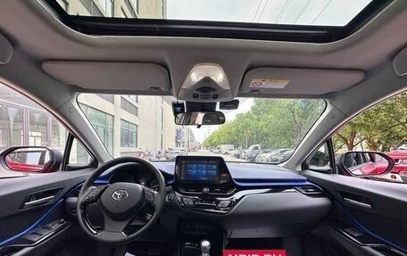 Toyota C-HR I рестайлинг, 2021 год, 1 850 000 рублей, 7 фотография