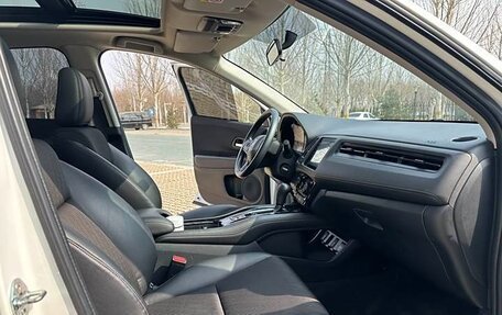 Honda Vezel, 2021 год, 1 320 000 рублей, 9 фотография