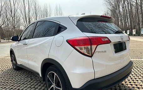 Honda Vezel, 2021 год, 1 320 000 рублей, 2 фотография