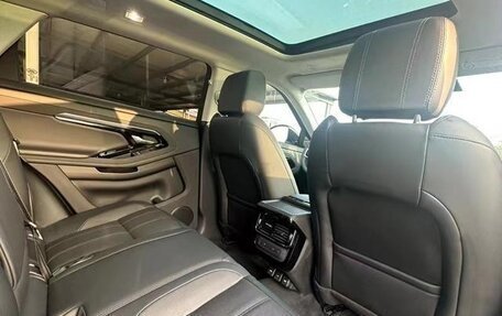Land Rover Range Rover Evoque II, 2021 год, 2 430 100 рублей, 10 фотография