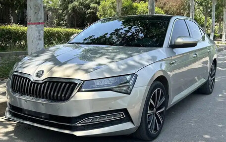 Skoda Superb III рестайлинг, 2020 год, 2 350 444 рублей, 3 фотография