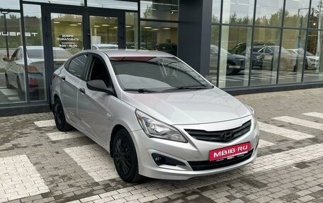 Hyundai Solaris II рестайлинг, 2015 год, 870 000 рублей, 1 фотография