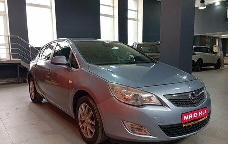 Opel Astra J, 2011 год, 635 250 рублей, 1 фотография