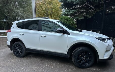 Toyota RAV4, 2019 год, 2 600 000 рублей, 5 фотография