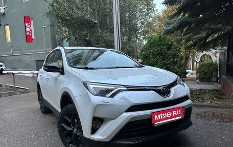 Toyota RAV4, 2019 год, 2 600 000 рублей, 6 фотография