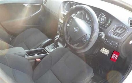 Volvo V40 II рестайлинг, 2015 год, 877 000 рублей, 3 фотография