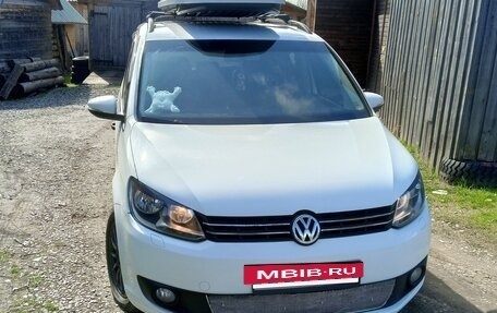 Volkswagen Touran III, 2013 год, 1 400 000 рублей, 4 фотография